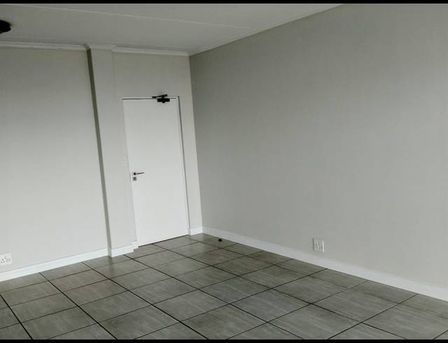 3 BEDROOM APARTMENT TO LET IN WATERFALL